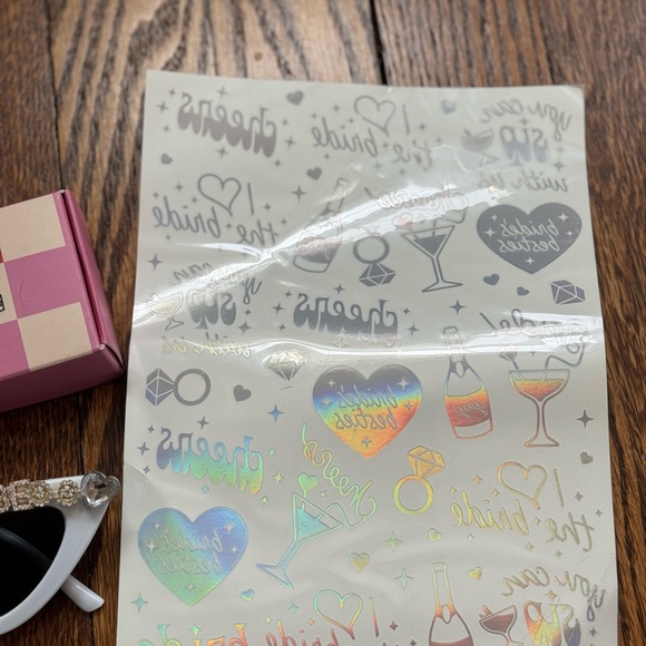 Xo fetti bride sunglasses & temporary tattoos 🕶️ 👰🏻♀️👰 - Picture 8 of 10